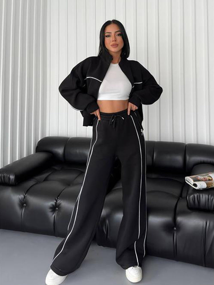 Kvinnot's sportiga casual jacka och byxset med moderna detaljer Mirla-Eva Jonsson
