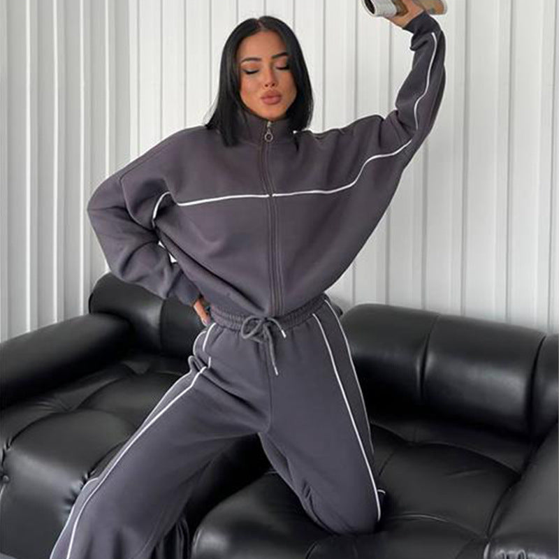 Kvinnot's sportiga casual jacka och byxset med moderna detaljer Mirla-Eva Jonsson
