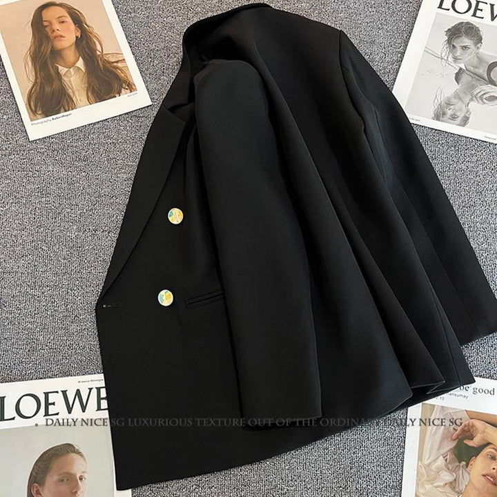 Kvinnotvåfaldigt veckad blazer med eleganta detaljer Mirla-Eva Jonsson