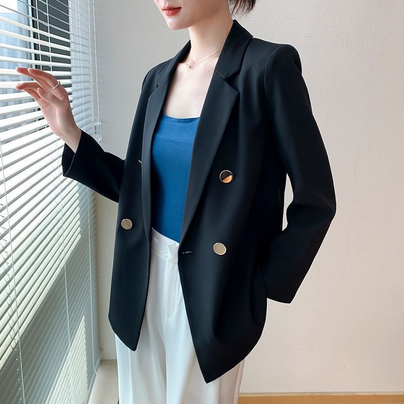 Kvinnotvåfaldigt veckad blazer med eleganta detaljer Mirla-Eva Jonsson