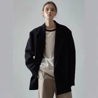 Kvinnoversized blazer i klassisk stil Mirla-Eva Jonsson