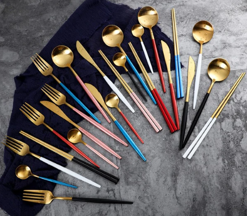 LUXUÖRSETT I ROSTFRITT STÅL 24-DELS GULD-SILVER BESTICKSET-Eva Jonsson