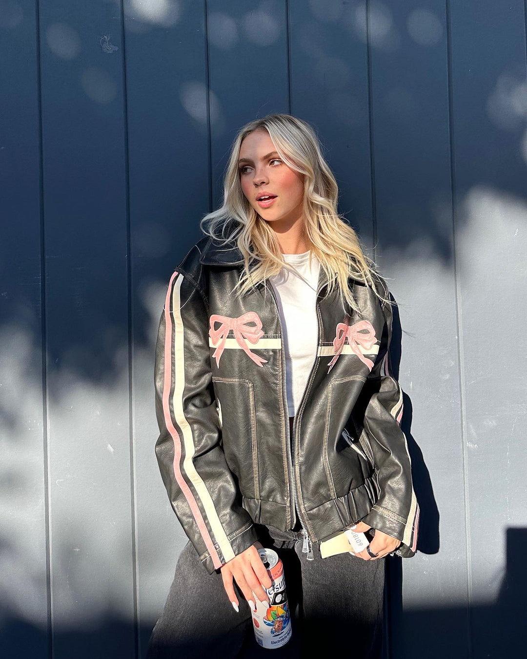 Läderjacka - Rosettmönster - Retro - Bikerjacka - Läderjacka för dam-Eva Jonsson