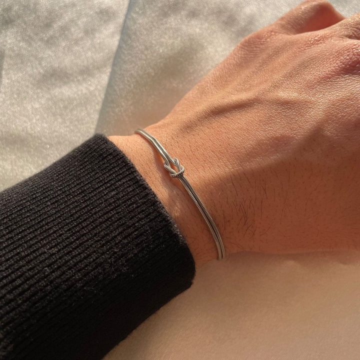 Love Knot-armband | Justerbart | Minimalistiskt | Guldarmband | Damarmband-Eva Jonsson