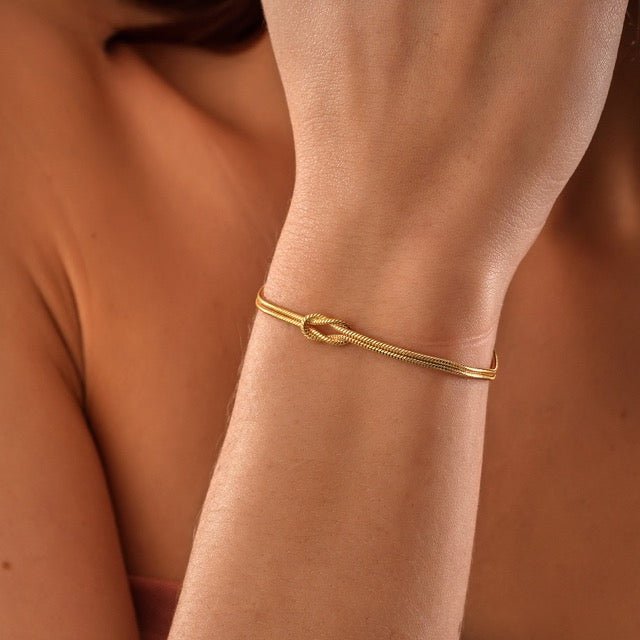 Love Knot-armband | Justerbart | Minimalistiskt | Guldarmband | Damarmband-Eva Jonsson