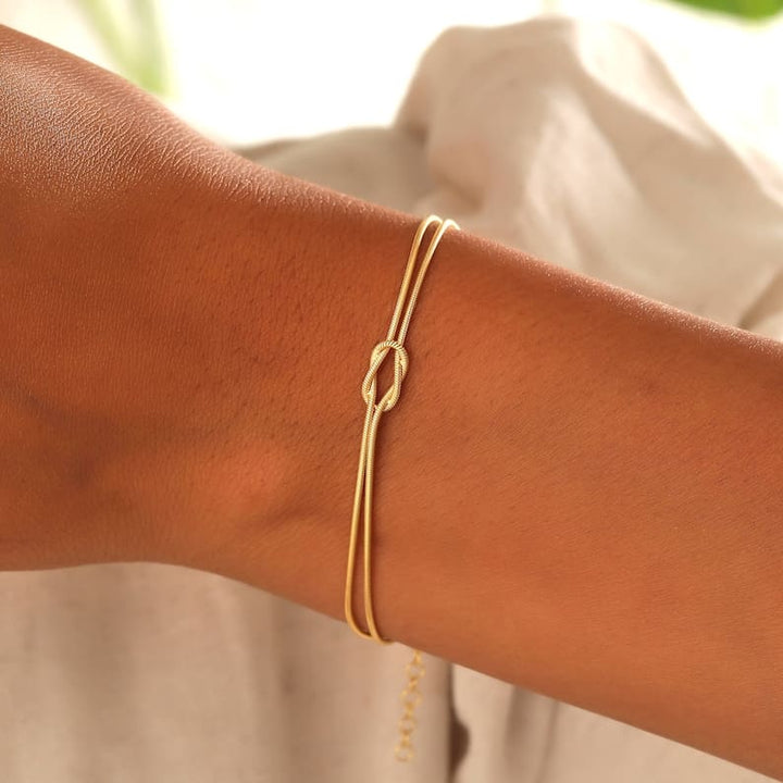 Love Knot-armband | Justerbart | Minimalistiskt | Guldarmband | Damarmband-Eva Jonsson