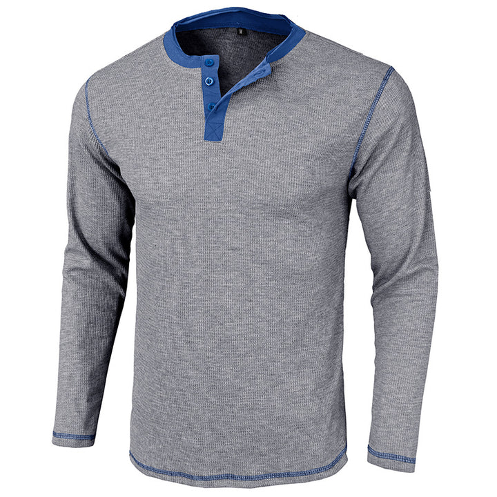 Mans långärmad henley skjorta med texturerad tyg och stiliga accenter Mirla-Eva Jonsson