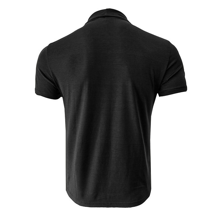 Mäns stiliga kortärmad t-shirt med vikbar krage Mirla-Eva Jonsson