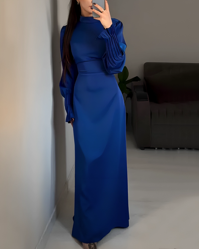 Maxiklänning - Elegant långärmad satinklänning med hög hals-Eva Jonsson