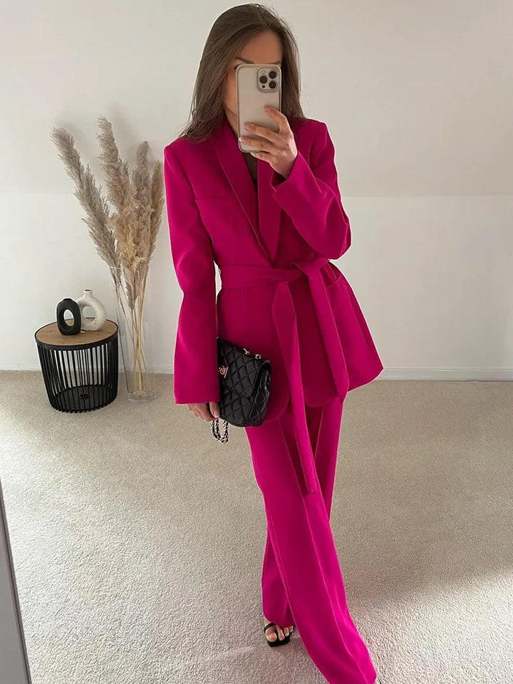 Mirla | 2-delad damdräkt Elegant blazer med bälte och matchande byxa-Eva Jonsson