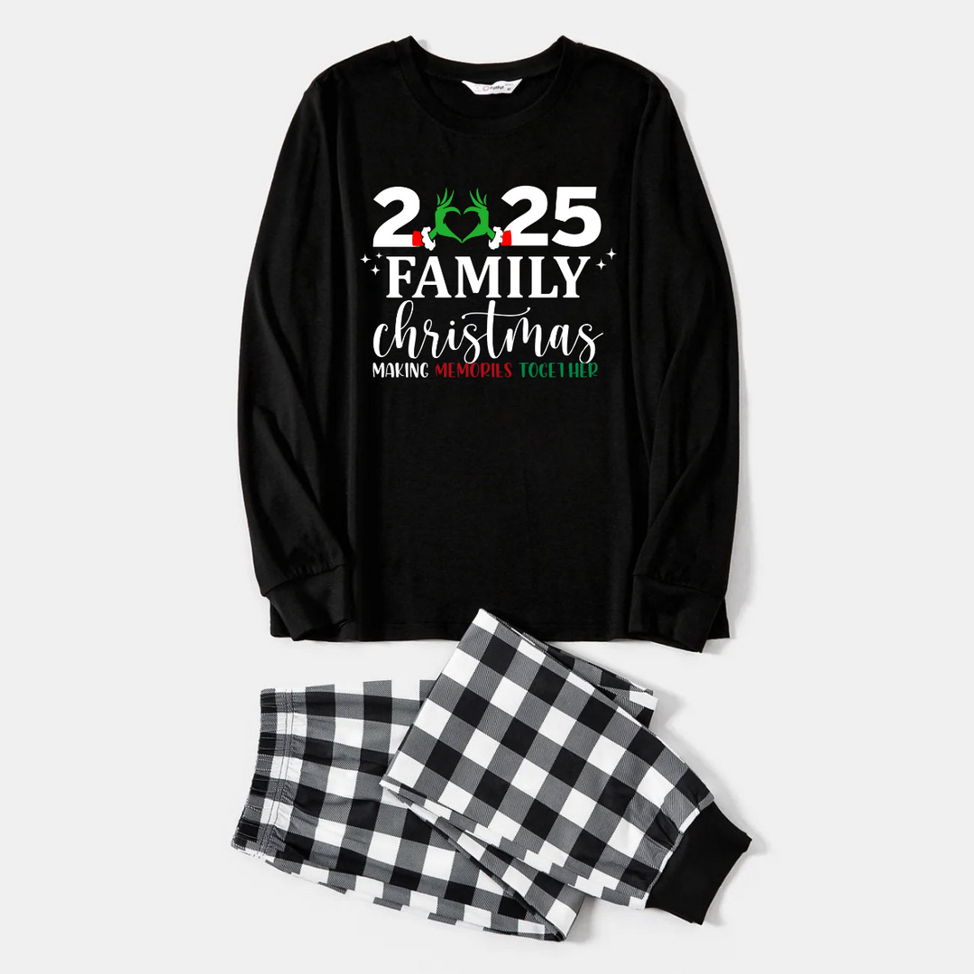 Mirla | 2025 Familj Jul Utstickande Hjärta Bokstäver Tryck Svart Långärmad T-Shirt med Svart-Vit Rutig Byxa Familj Matchande Pyjamas-Eva Jonsson