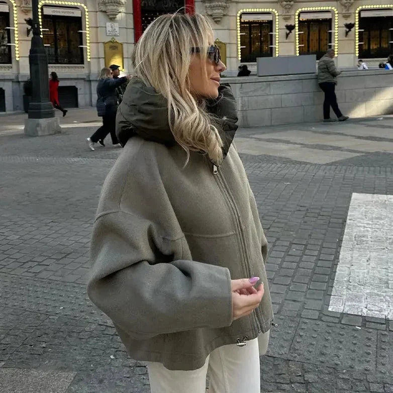 Mirla | Avslappnad Löst Passande Kvinna Hoodie-Eva Jonsson