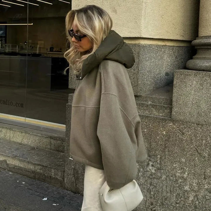 Mirla | Avslappnad Löst Passande Kvinna Hoodie-Eva Jonsson
