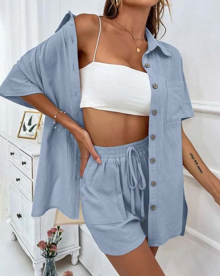 Mirla | Avslappnad set av enfärgad skjorta och shorts-Eva Jonsson