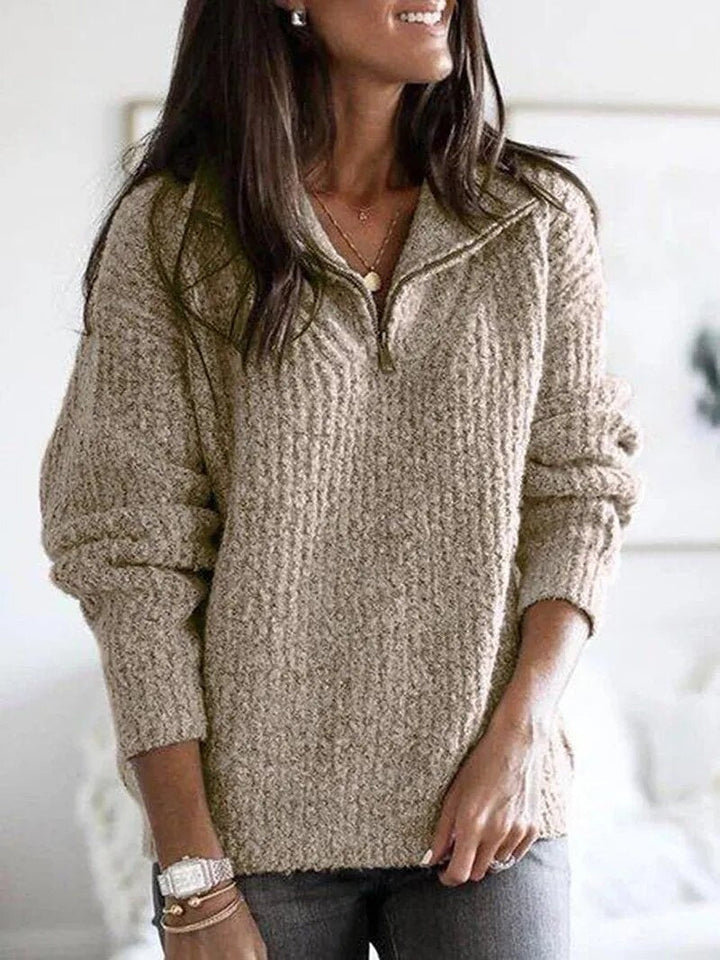 Mirla | Bekväm Damtröja med Zip-Up och V-Hals-Eva Jonsson