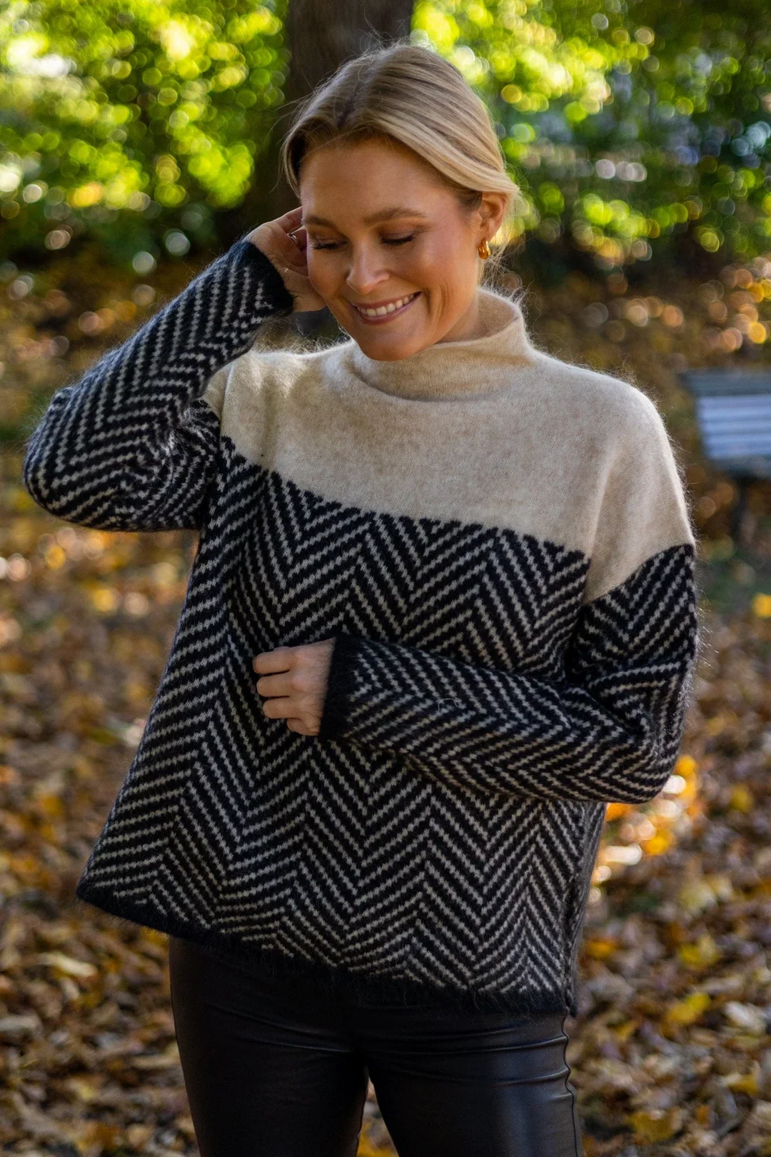 Mirla | Bekväm Grovstickad Rullhalströja-Eva Jonsson