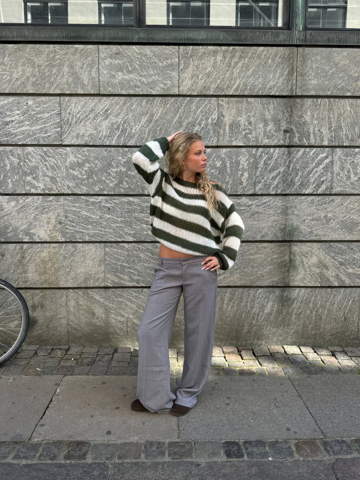 Mirla | Bekväm, Lätt Stickad Tröja för Avslappnad Komfort-Eva Jonsson