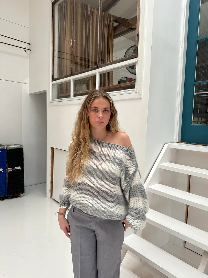 Mirla | Bekväm, Lätt Stickad Tröja för Avslappnad Komfort-Eva Jonsson