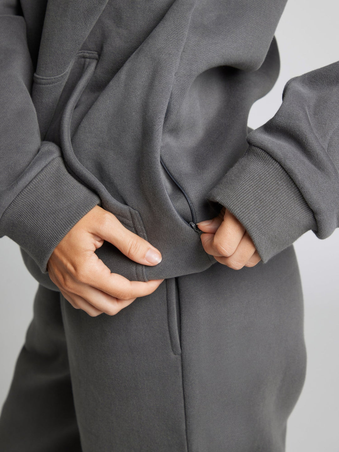 Mirla | Bekväm Rese-Hoodie med Flygplansläge Grafik-Eva Jonsson
