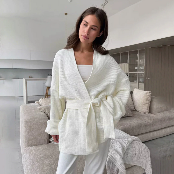 Mirla | Bekväm Ribbad Stickad Wrap-Cardigan med Bindebälte-Eva Jonsson