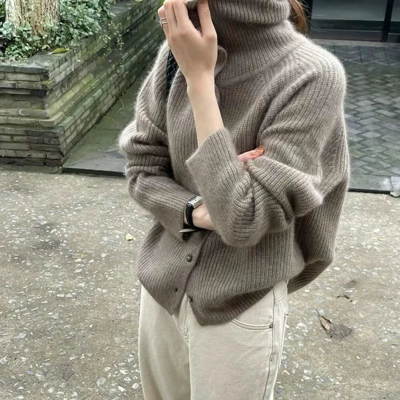 Mirla | Bekväm Stickad Turtleneck-Tröja med Knappar-Eva Jonsson