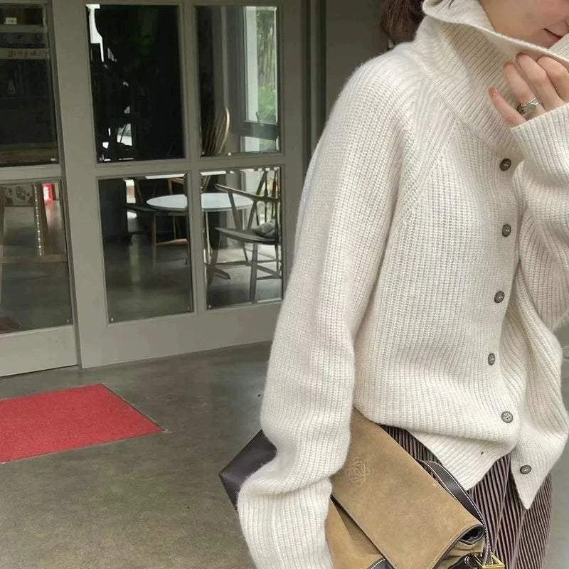 Mirla | Bekväm Stickad Turtleneck-Tröja med Knappar-Eva Jonsson