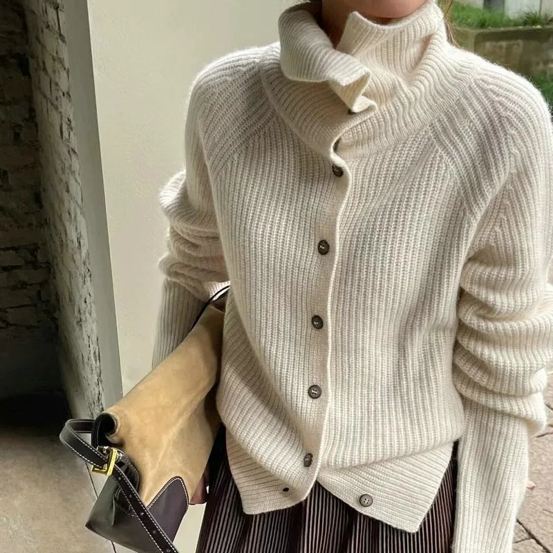 Mirla | Bekväm Stickad Turtleneck-Tröja med Knappar-Eva Jonsson