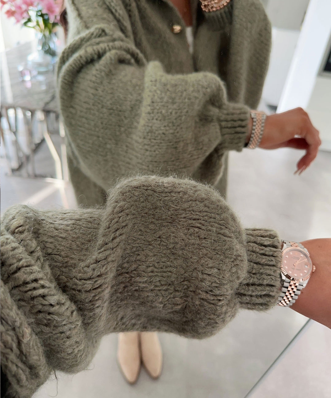 Mirla | Bekväm, Större Storlekar-Cardigan I Mjuk Khaki-Eva Jonsson