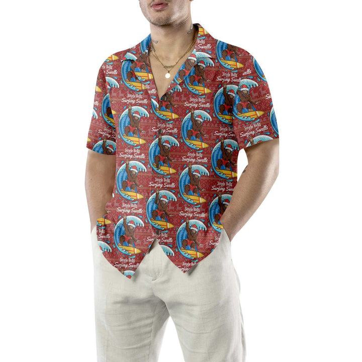 Mirla | Bigfoot Surfing Jul Hawaii Shirt Roligt Jul Bigfoot Shirt Bästa Julklappidé-Eva Jonsson