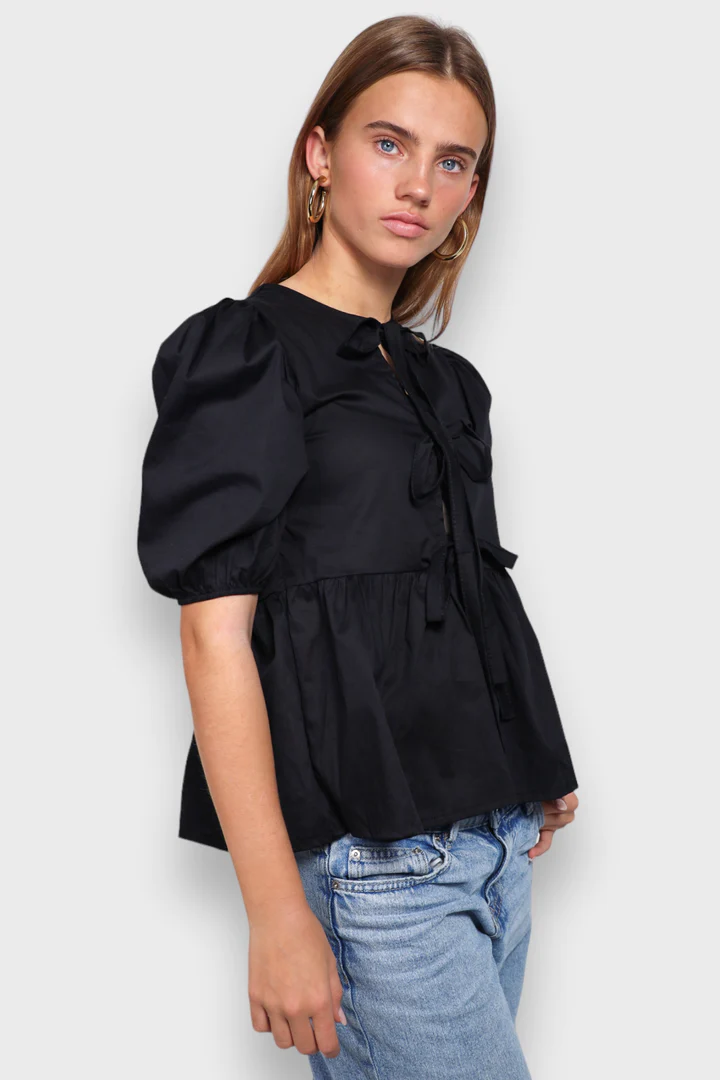 Mirla | Blus med puffärmar och slipsdetalj för damer-Eva Jonsson
