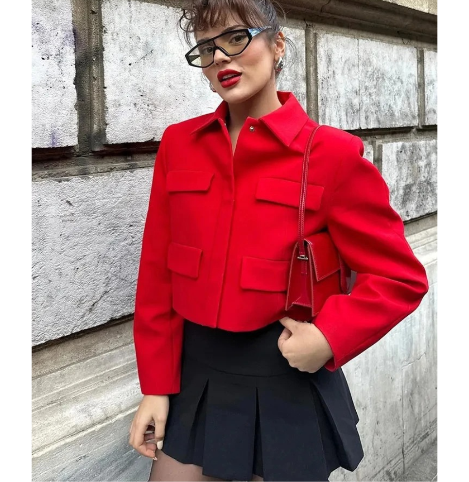 Mirla | Bomberjacka Dam Kortjacka med Fyra Framlägg och Minimalistisk Design-Eva Jonsson