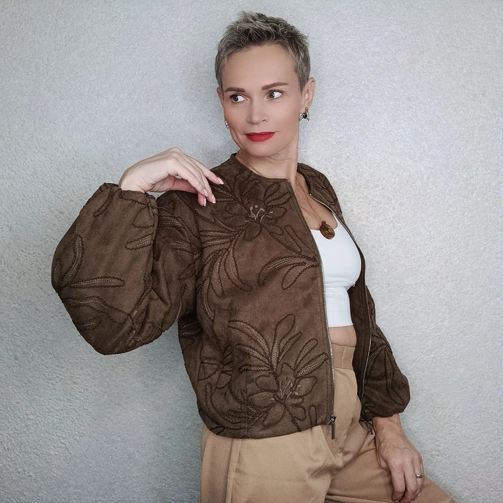 Mirla | Bomberjacka med Mockastruktur och Broderi-Eva Jonsson
