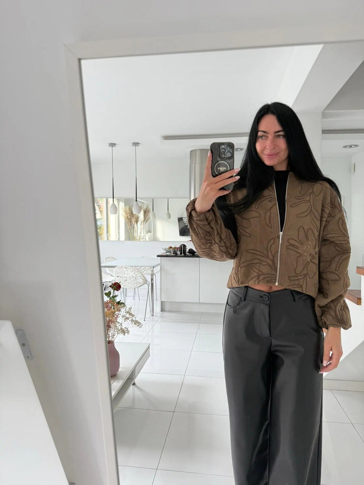 Mirla | Bomberjacka med Mockastruktur och Broderi-Eva Jonsson