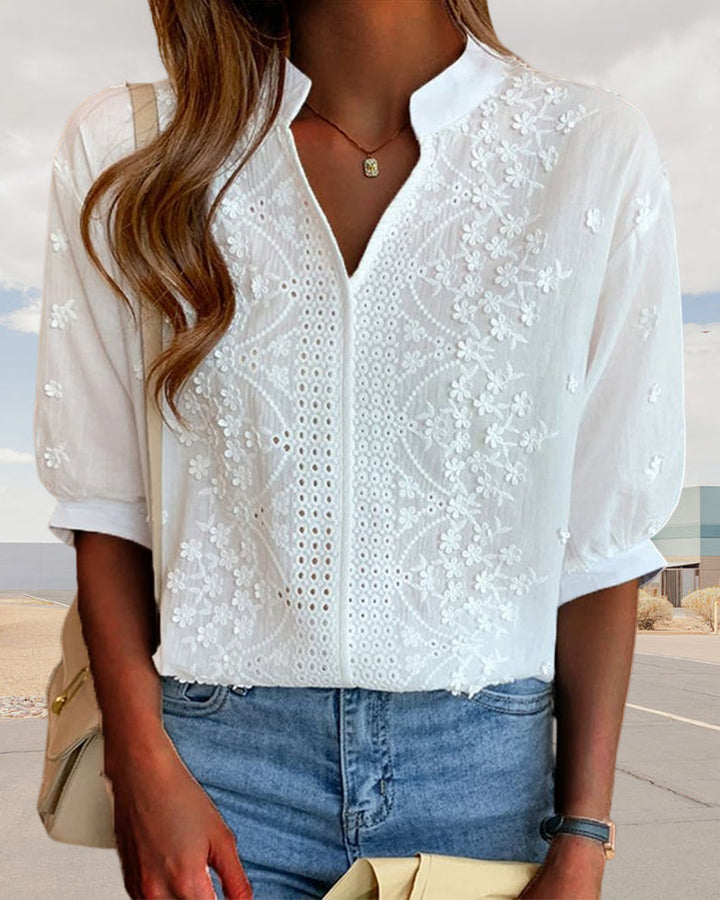 Mirla | Broderad V-ringad Blus-Eva Jonsson