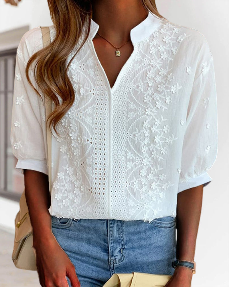 Mirla | Broderad V-ringad Blus-Eva Jonsson