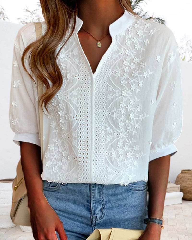 Mirla | Broderad V-ringad Blus-Eva Jonsson