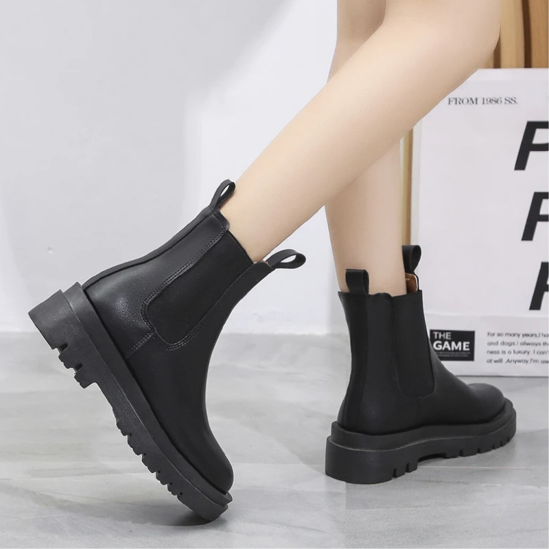 Mirla | Dam Chelsea Boots med elastiska sidor och draglooper-Eva Jonsson