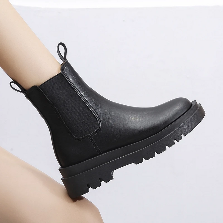 Mirla | Dam Chelsea Boots med elastiska sidor och draglooper-Eva Jonsson