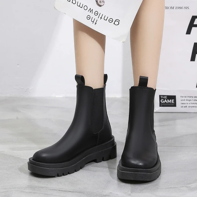Mirla | Dam Chelsea Boots med elastiska sidor och draglooper-Eva Jonsson