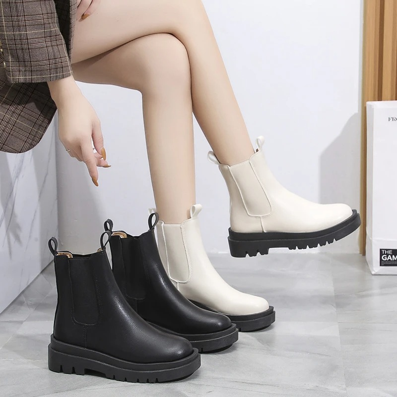 Mirla | Dam Chelsea Boots med elastiska sidor och draglooper-Eva Jonsson