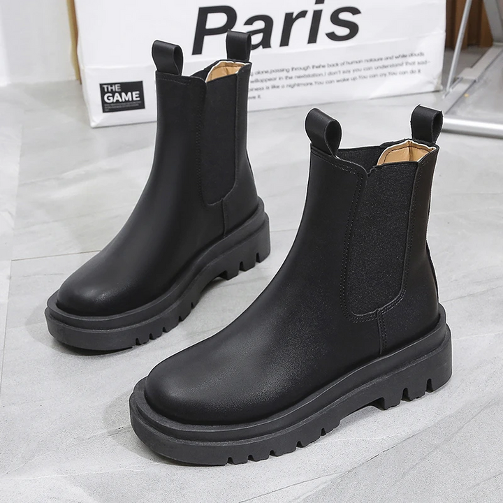 Mirla | Dam Chelsea Boots med elastiska sidor och draglooper-Eva Jonsson