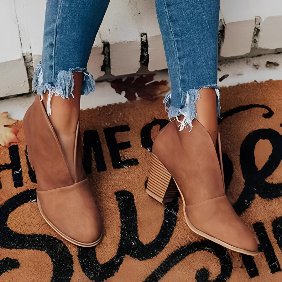 Mirla | Dam Hög Klack Ankelstövlar, V-Form Öppning, Slipper, Chic och Elegant-Eva Jonsson