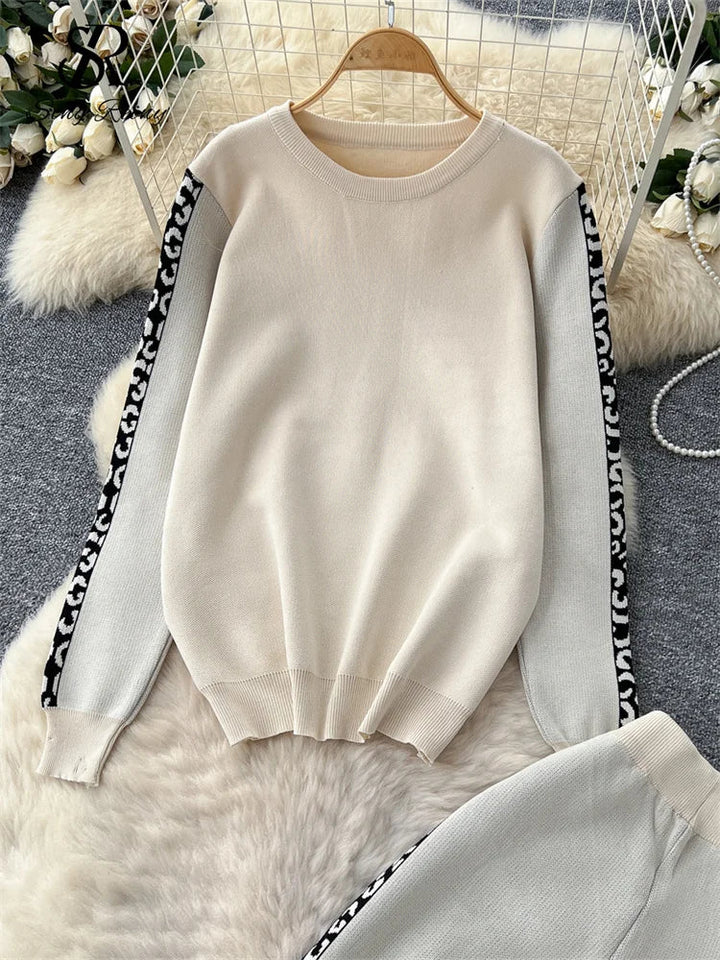 Mirla | Damstickset med Pullover och Vida Byxor-Eva Jonsson