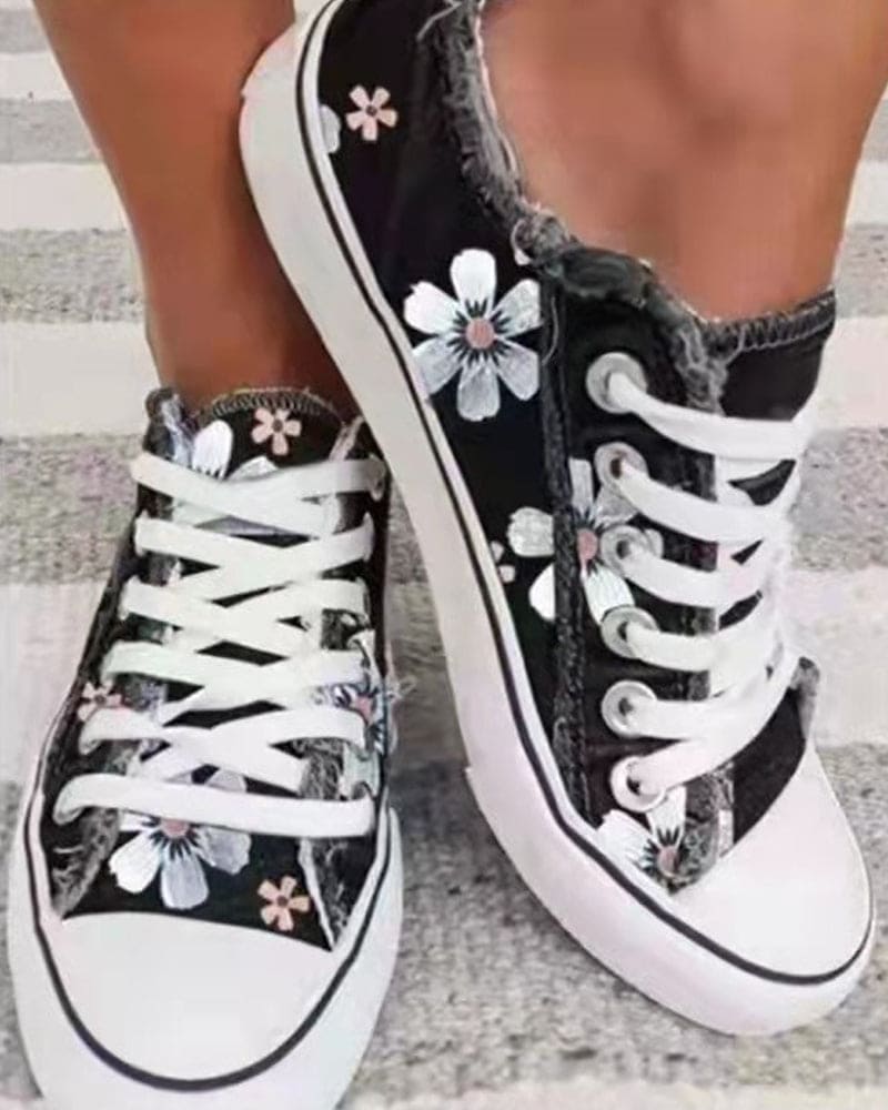 Mirla | Denim Sneakers med blommor-Eva Jonsson