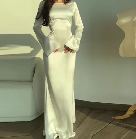 Mirla | Elegant Minimalistisk Aftonklänning Enkel, Elegant Aftonklänning med Långa Ärmar-Eva Jonsson