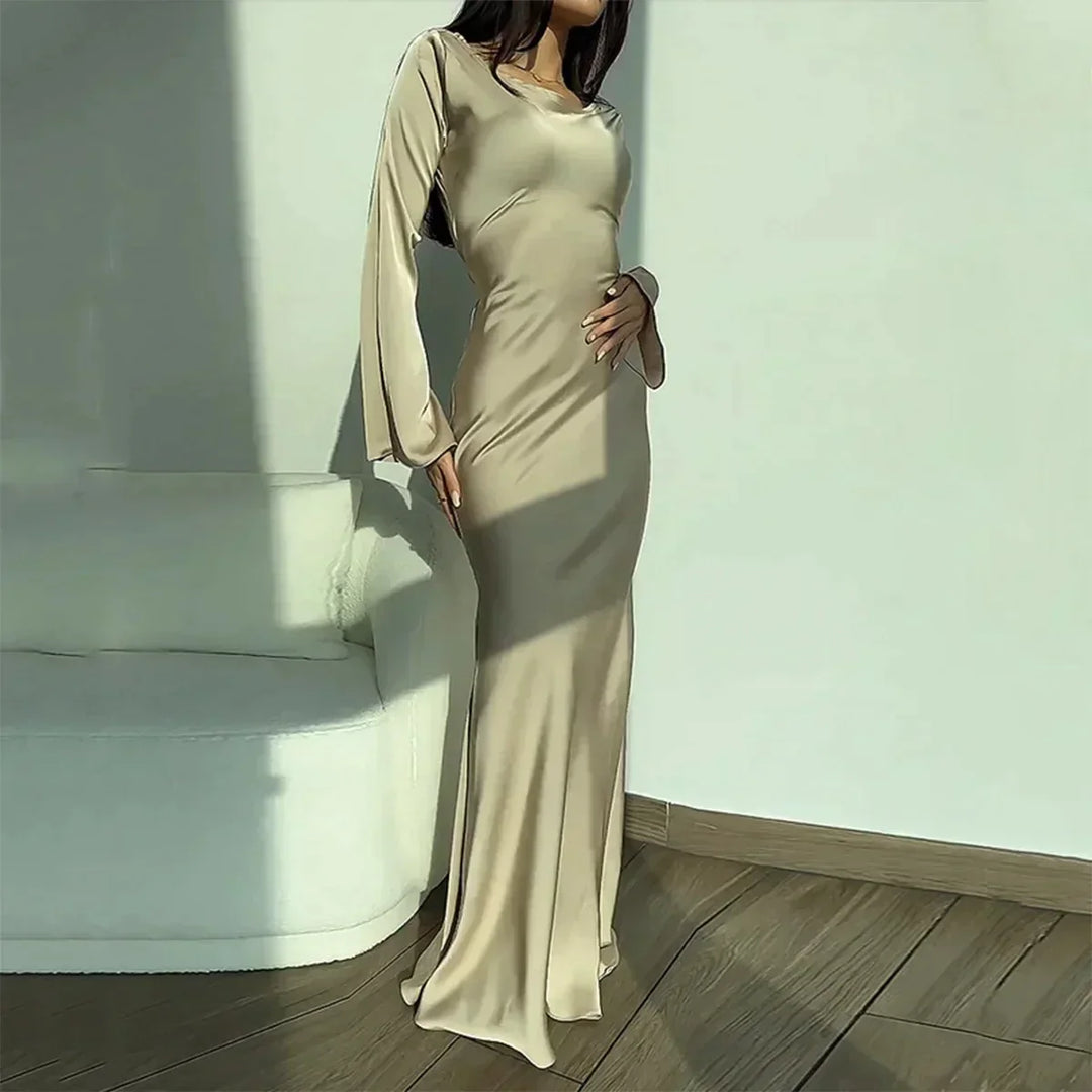 Mirla | Elegant Minimalistisk Aftonklänning Enkel, Elegant Aftonklänning med Långa Ärmar-Eva Jonsson