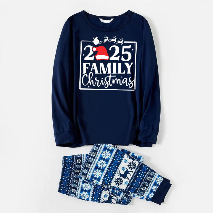 Mirla | Familj 2025 Jul Text och Jultomte-Hatt Tryck Blå Familj Matchande Pyjamas-Eva Jonsson