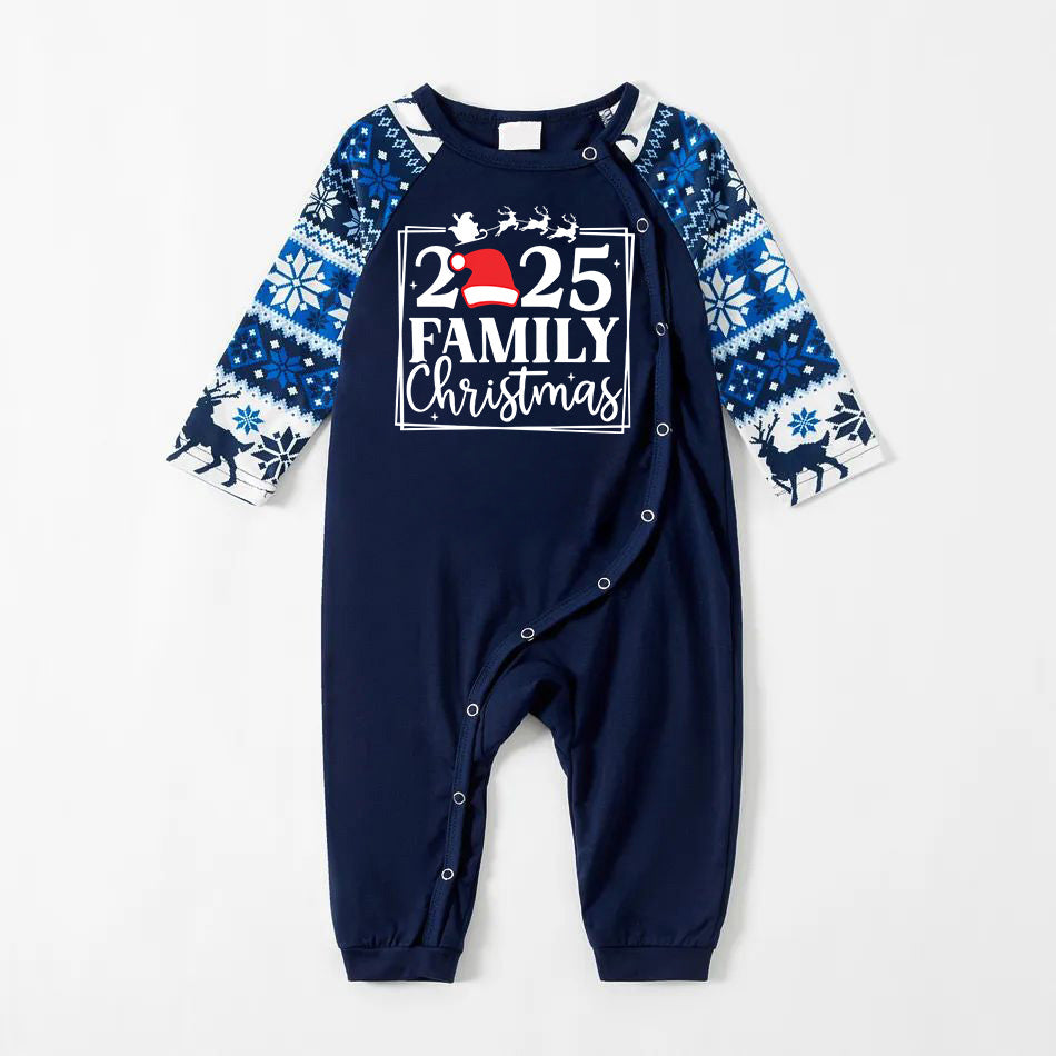 Mirla | Familj 2025 Jul Text och Jultomte-Hatt Tryck Blå Familj Matchande Pyjamas-Eva Jonsson