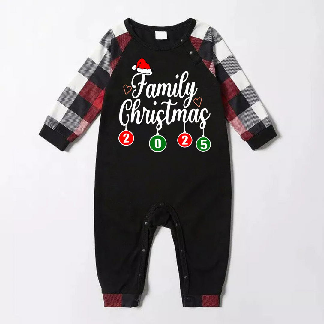 Mirla | Familjejul 2025 Bokstavstryck Röd & Svart & Grå & Vit Rutigt Familj Matchande Pyjamasar-Eva Jonsson