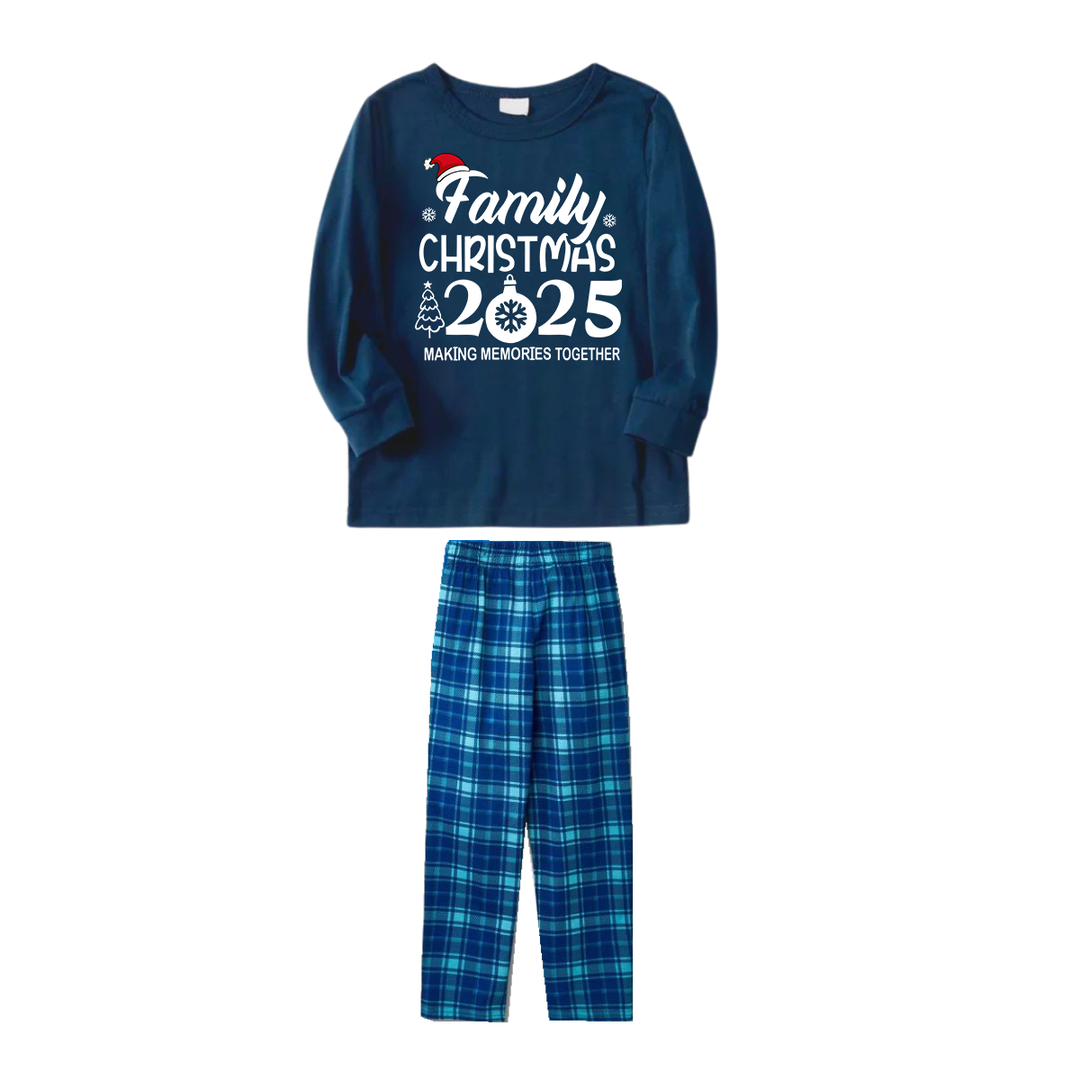 Mirla | Familjejul 2025 Texttryck Blå Långärmad Topp med Blå Rutiga Familjepassande Pyjamas-Eva Jonsson